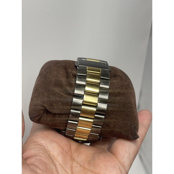 Michael Kors MK 8160 Runway Watch Unisex Working Battery - Picture 10 of 13